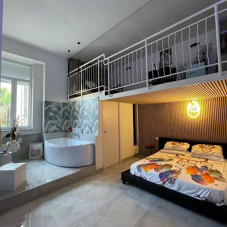 Charm E Chic Apartment Napoli Exterior foto