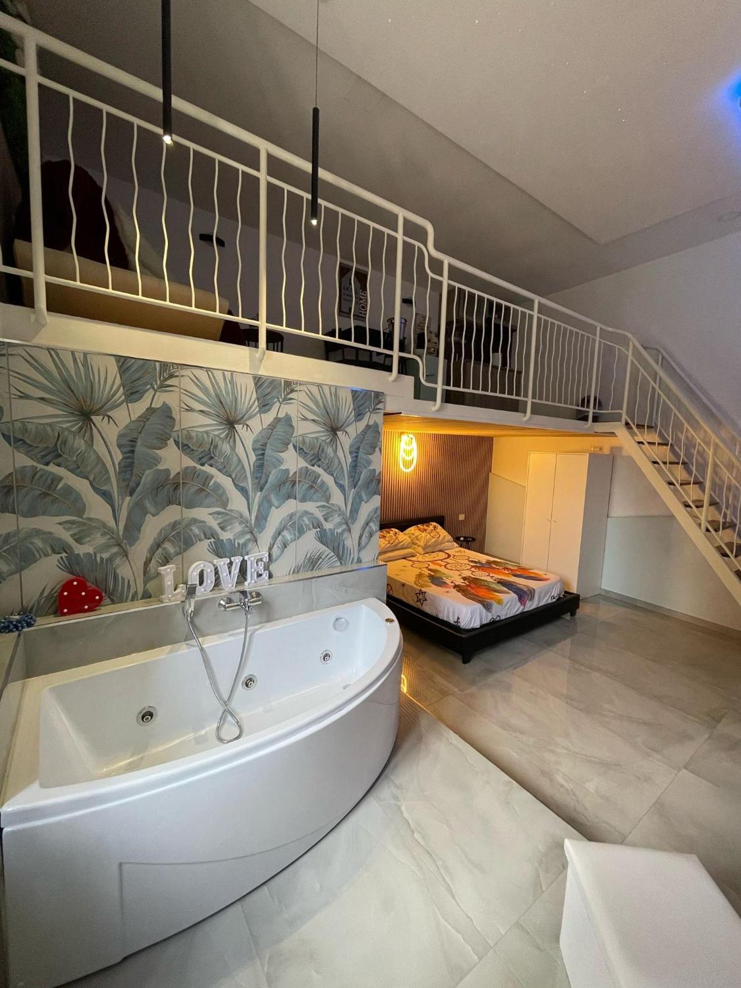 Charm E Chic Apartment Napoli Exterior foto