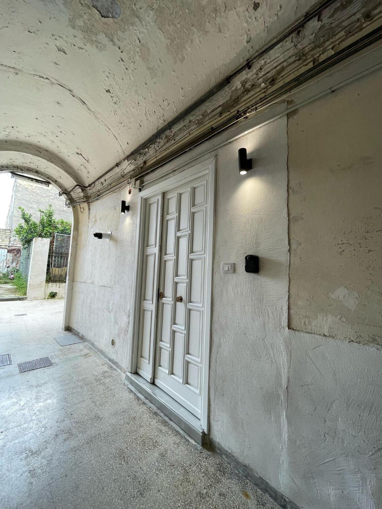 Charm E Chic Apartment Napoli Exterior foto