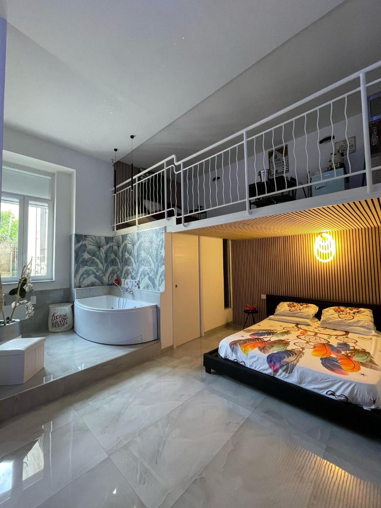 Charm E Chic Apartment Napoli Exterior foto